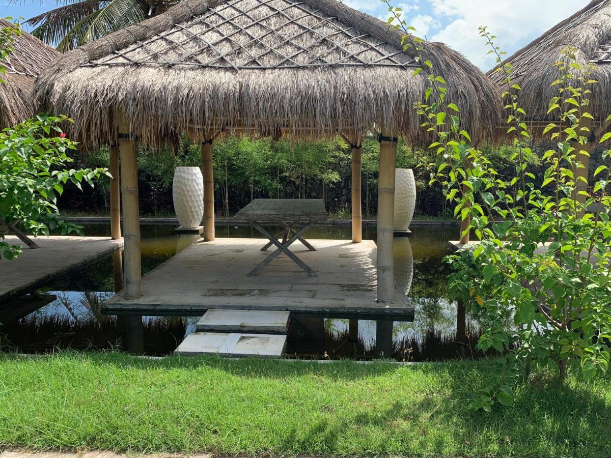 The Club Villas Lombok Sekotong Exterior photo