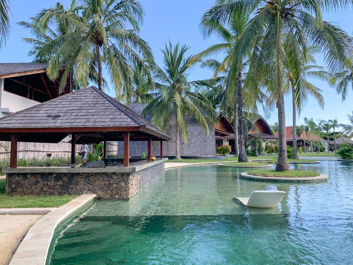 The Club Villas Lombok Sekotong Exterior photo
